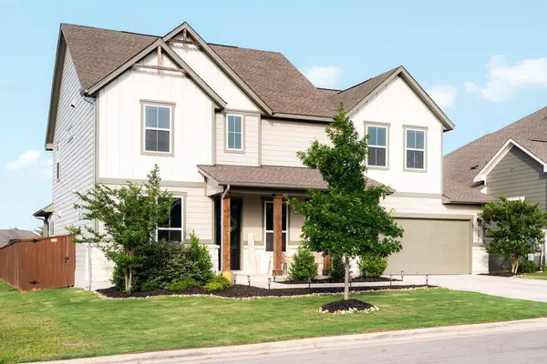 137 Crescent Moon CT, Dripping Springs, TX 78620