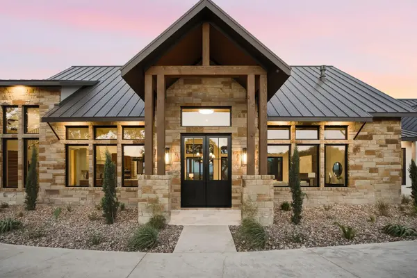 1300 Saddlebrook Canyon CT, Spicewood, TX 78669