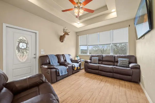 625 Skyline DR, Kingsland, TX 78639