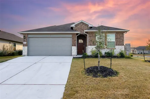 401 Abbey LN, Lockhart, TX 78644