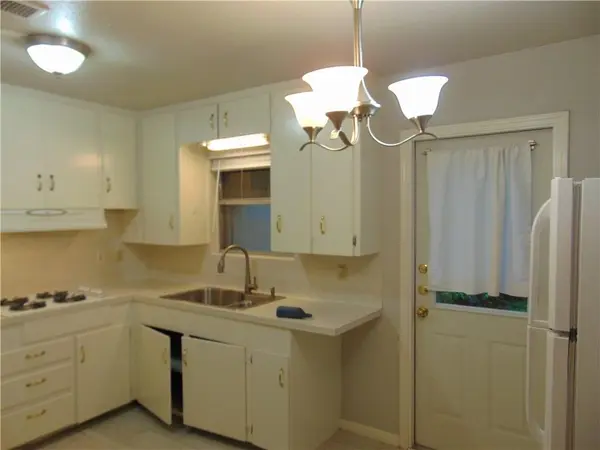 3904 Bailey LN #B, Austin, TX 78756