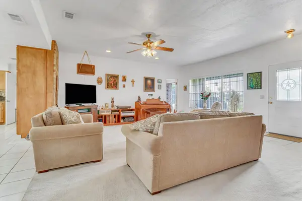 12800 Quarterhorse DR, Elgin, TX 78621