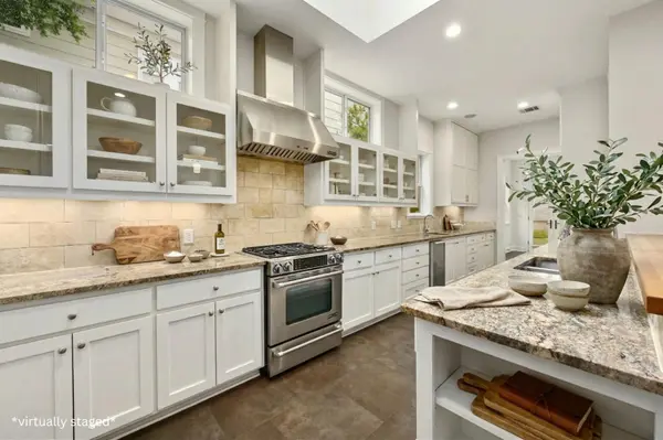 1205 Norwalk LN #D, Austin, TX 78703
