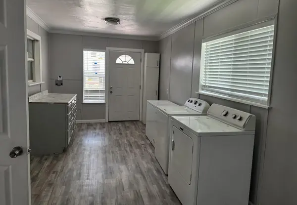 1813 Rhodes RD, Austin, TX 78721