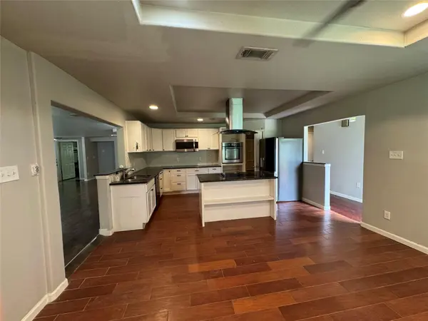 300 W COVINGTON DR, Austin, TX 78753