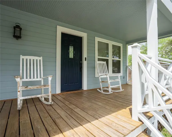 404 Rivers ST, Smithville, TX 78957
