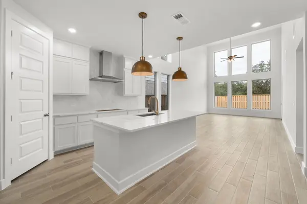 525 Buckaroo DR, Georgetown, TX 78633