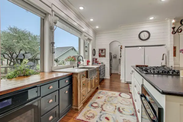 104 Kendall RD, Spicewood, TX 78669