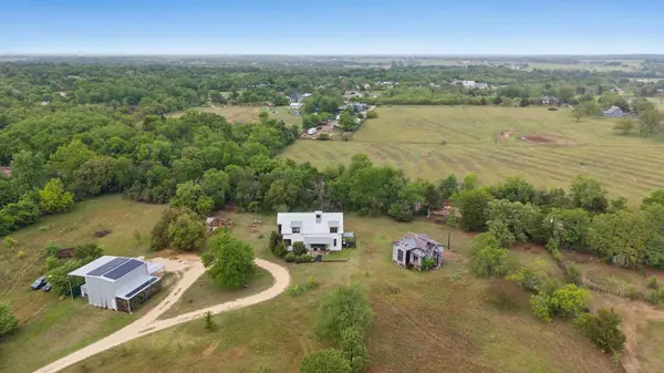 534 Old McDade RD, Elgin, TX 78621