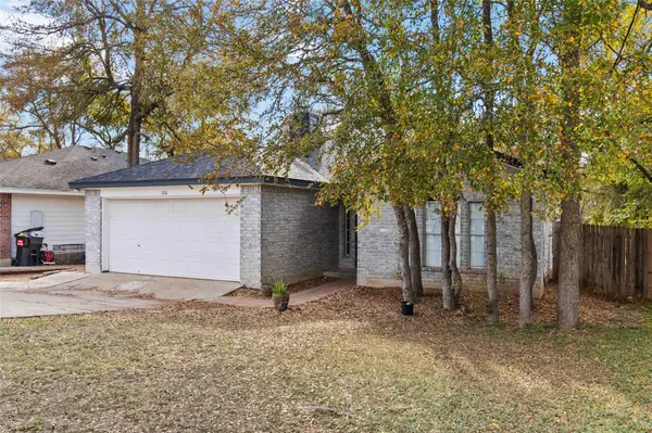 106 Shadow Wood TRL, Cedar Creek, TX 78612