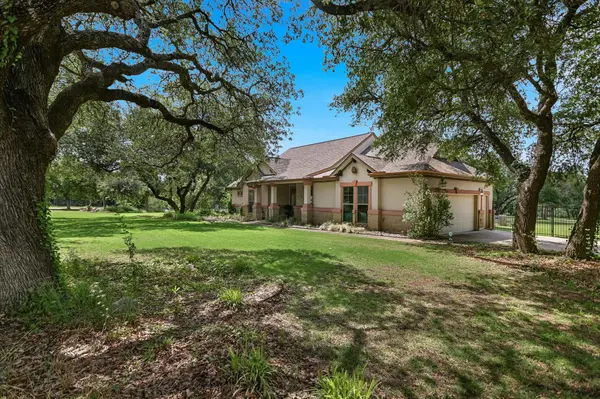 101 Paloma PL, Liberty Hill, TX 78642