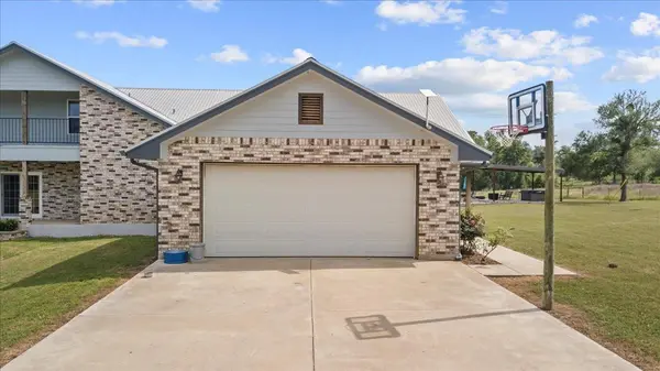 1883 Watterson RD, Red Rock, TX 78662
