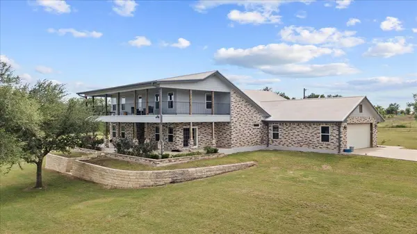 1883 Watterson RD, Red Rock, TX 78662