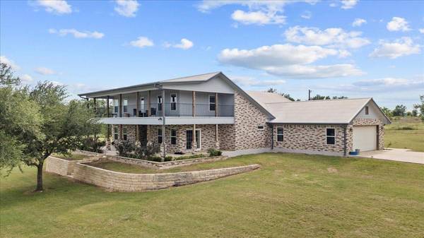 1883 Watterson RD, Red Rock, TX 78662
