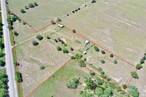 924 Hwy 95 S, Smithville, TX 78957