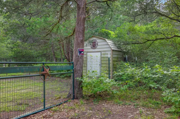 1218 County Road 436, Dime Box, TX 77853