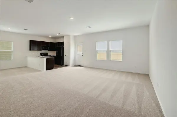 916 Rancho Del Cielo LOOP, Jarrell, TX 76537