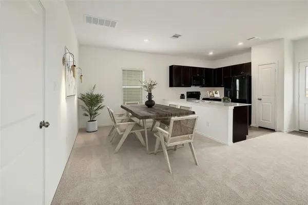 916 Rancho Del Cielo LOOP, Jarrell, TX 76537