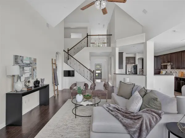 700 Ledge Stone DR, Austin, TX 78737
