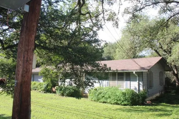 1306 Alamo ST, San Marcos, TX 78666