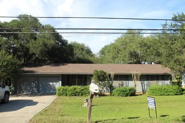 1306 Alamo ST, San Marcos, TX 78666