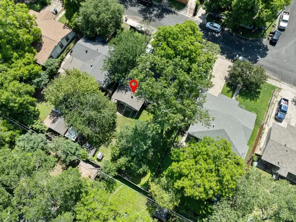 1122 Spur #D ST #D, Austin, TX 78721