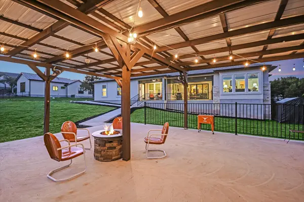 250 BROWN SADDLE CV, Driftwood, TX 78619