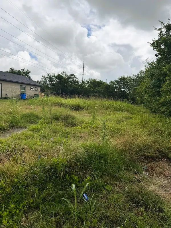 503 Maple ST, Taylor, TX 76574