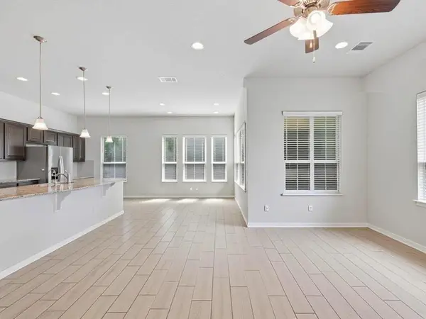 928 Centerra Hills CIR, Round Rock, TX 78665