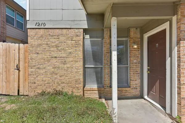 1210 Southport DR #A, Austin, TX 78704