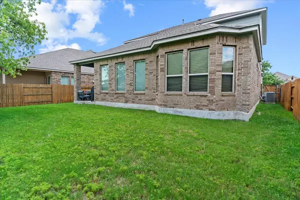 916 Isaias DR, Leander, TX 78641