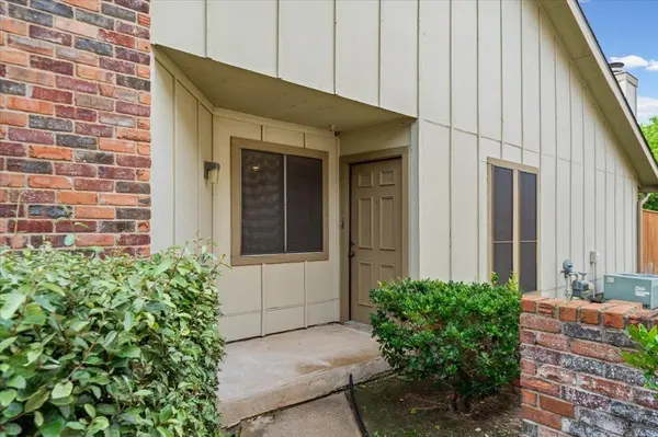 1617 W Braker LN #B, Austin, TX 78758