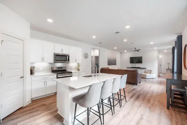 233 NEW HAMPTON WAY, San Marcos, TX 78666