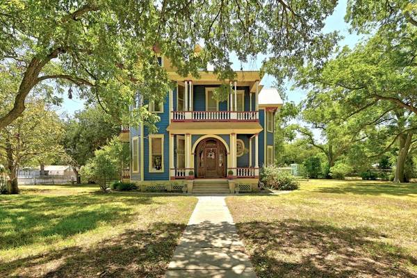 624 Saint Louis ST, Gonzales, TX 78629