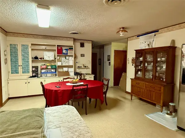 106 San Jacinto ST, Lockhart, TX 78644