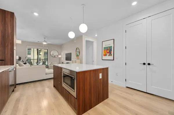 1701 Simond Ave #215, Austin, TX 78723