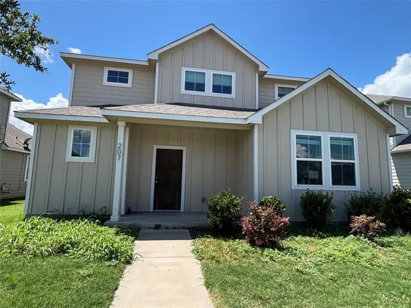 207 Whisper Rill DR, Hutto, TX 78634