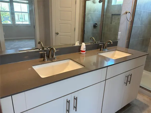 207 Whisper Rill DR, Hutto, TX 78634