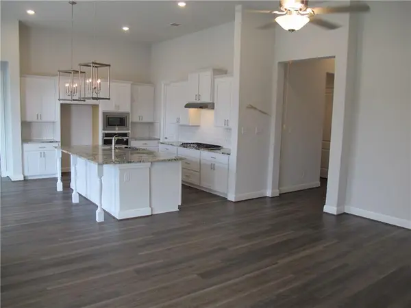 635 Spinnaker LOOP, Kyle, TX 78640