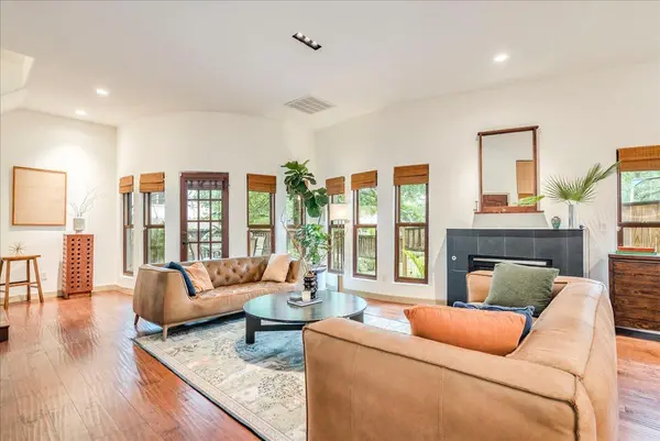 3012 S 4th ST #B, Austin, TX 78704