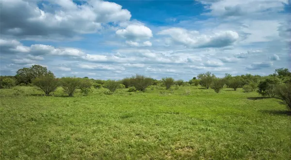 9296 Fm 713, Dale, TX 78616