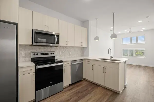 6324 N Lamar BLVD #404, Austin, TX 78752