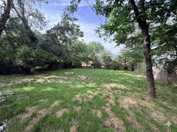 2710 E 3rd ST, Austin, TX 78702