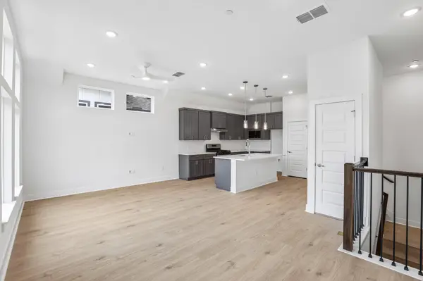 200 W 56th ST #1104, Austin, TX 78751