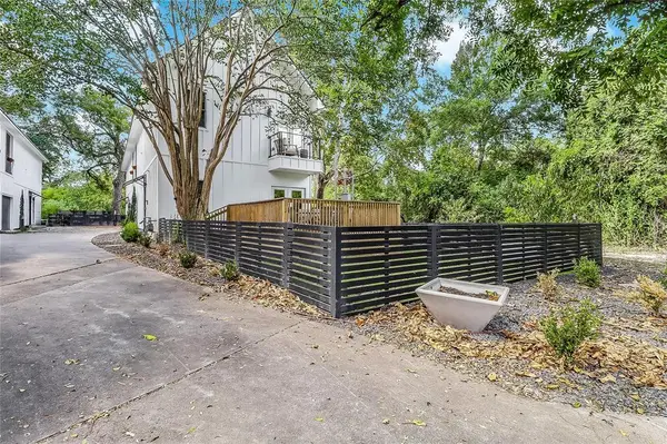 1111 W Annie ST, Austin, TX 78704