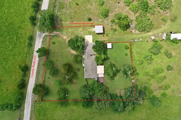 900 County Road 474, Elgin, TX 78621