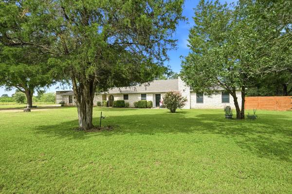 900 County Road 474, Elgin, TX 78621