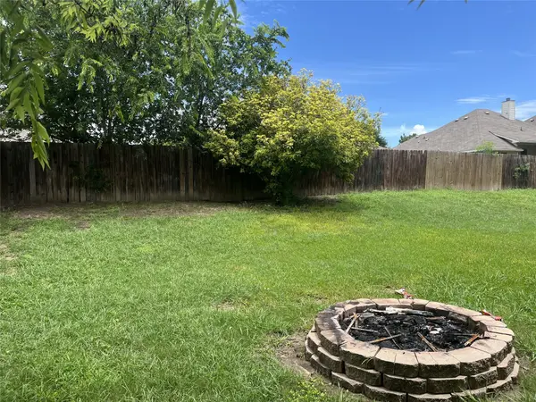 140 Pecanwood S, Kyle, TX 78640