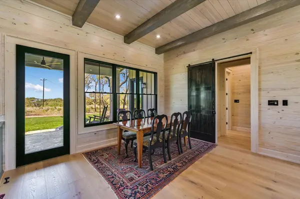 130 Thousand Oaks LOOP, San Marcos, TX 78666