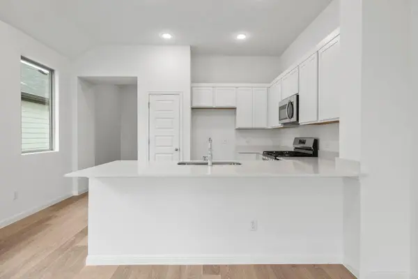 214 Hornet ST, Elgin, TX 78621